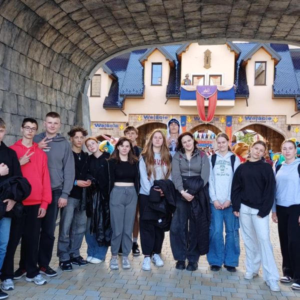 W dniach 12-14 maja , klasa II B Liceum Ogólnokształcącego  wybrała się na trzydniową wycieczkę do K (zdjęcie 8)