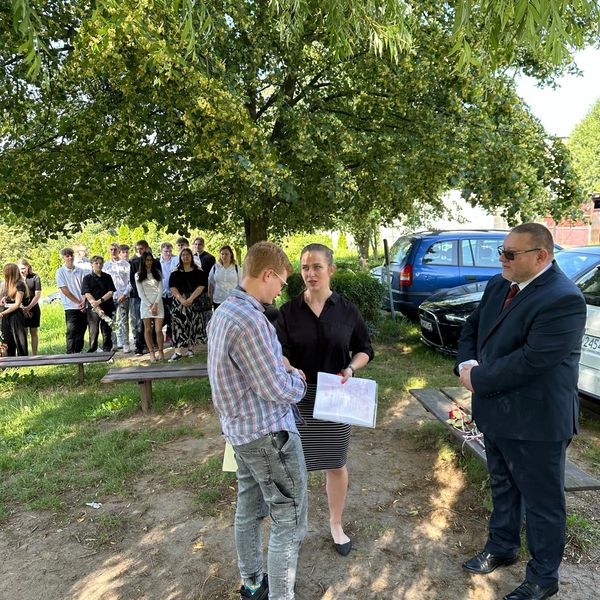 Czerwca 2024 r - uroczyste zakończenie roku szkolnego w Menedżerze (zdjęcie 6)