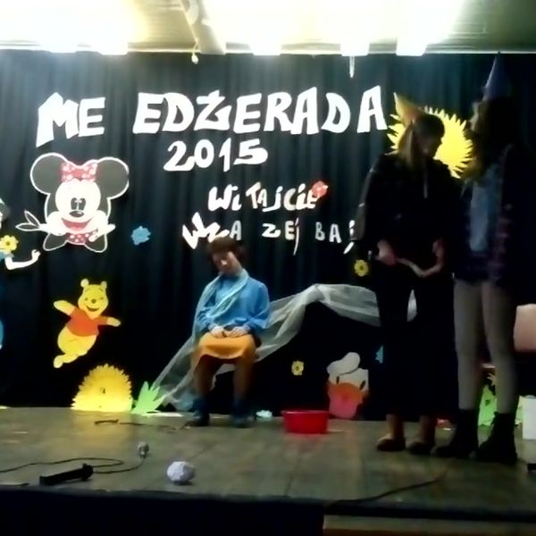 Klatka z filmu 4 — Miejsce: Zespół Szkół Menedżerskich w Świeciu (53.41277, 18.