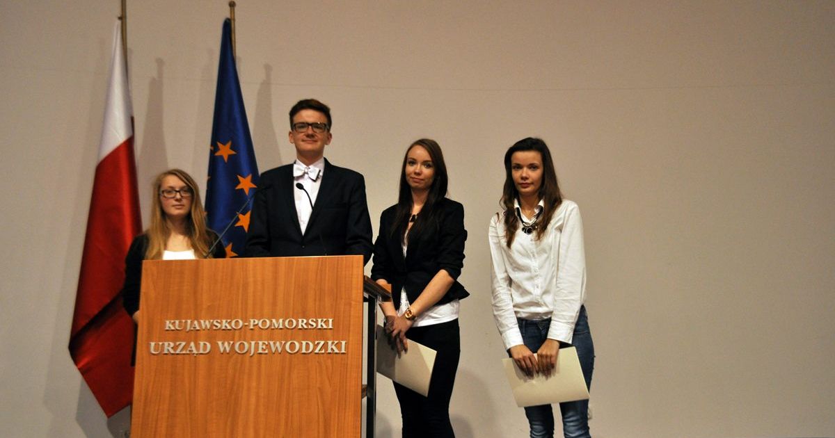 Grudnia w Sali Urzędu Wojewódzkiego w obecności wicewojewody kujawsko – pomorskiego, pani Elżbiety R