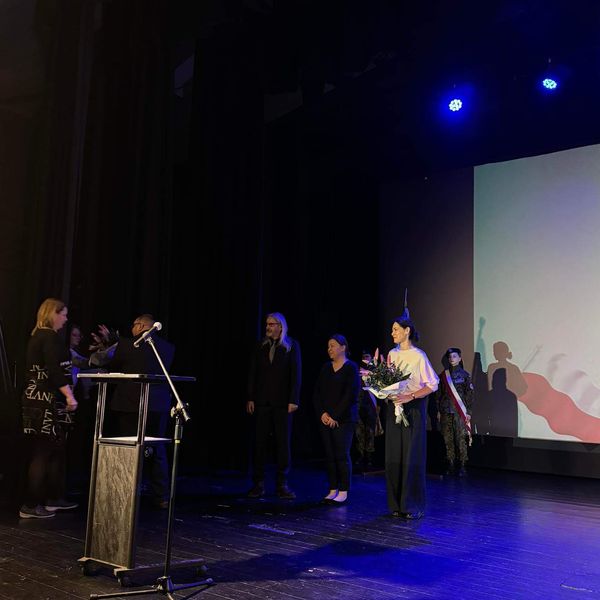 Zakończenie roku szkolnego maturzystów ZSM odbyło się w kinie wrzos o godzinie 11 (zdjęcie 4)