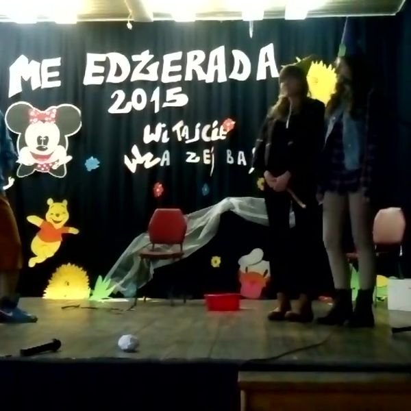 Klatka z filmu 2 — Miejsce: Zespół Szkół Menedżerskich w Świeciu (53.41277, 18.