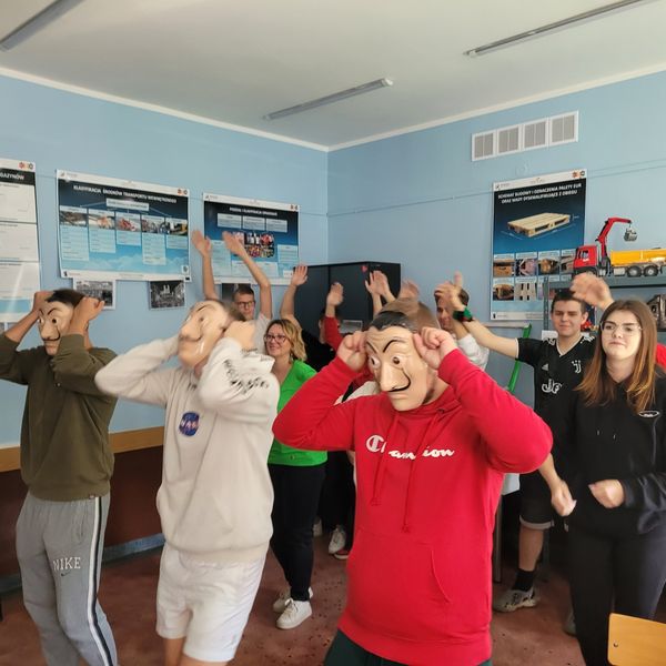 Września w Naszej szkole obchodziliśmy Europejski Dzień Języków Obcych (zdjęcie 8)