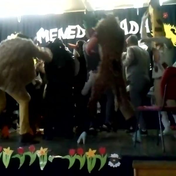 Klatka z filmu 4 — Menedżerada - występ klasy IV AMiejsce: Zespół Szkół Menedże