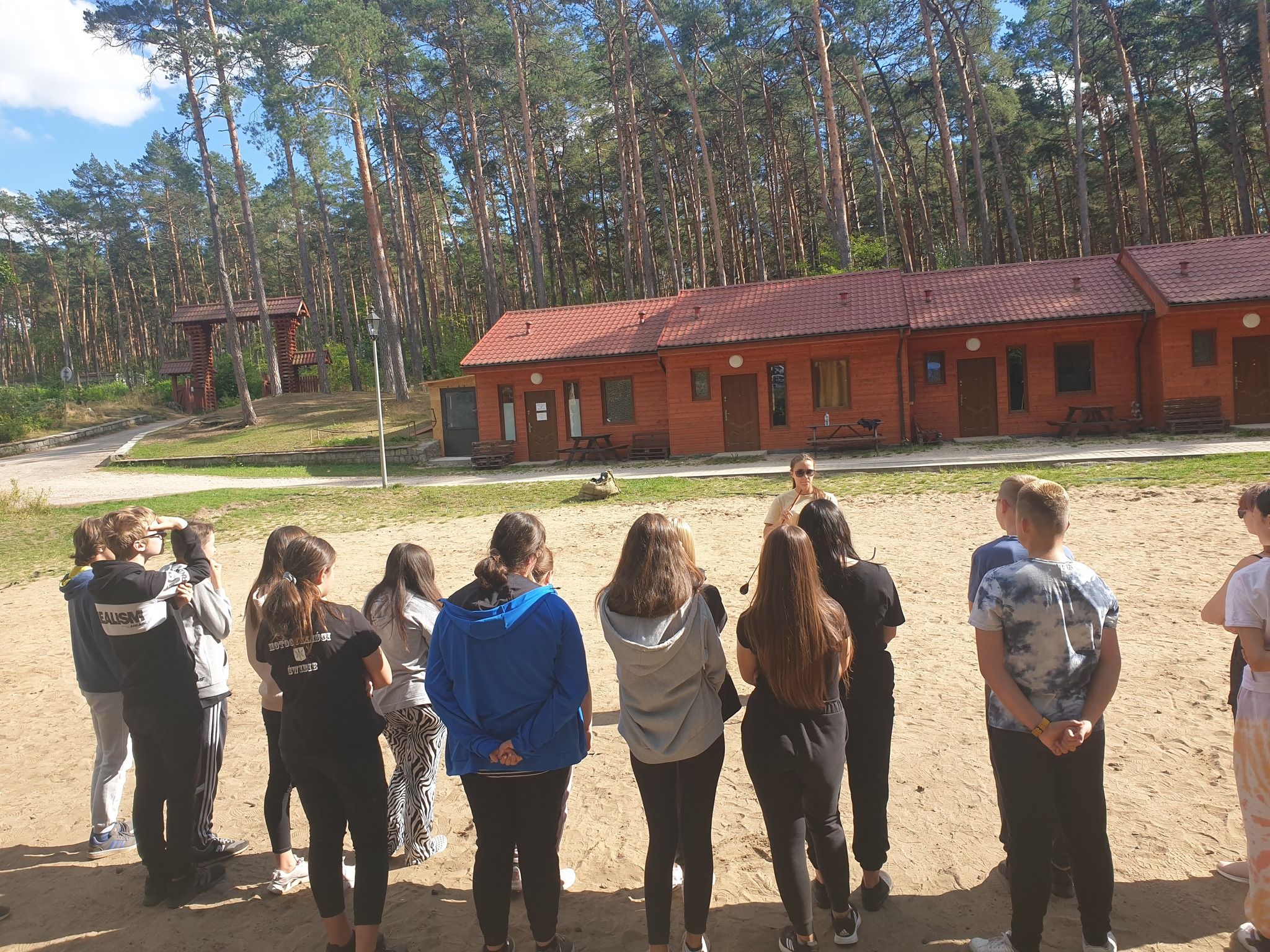 Wyjazd integracyjny i obóz szkoleniowy klas mundurowych (zdjęcie 2)