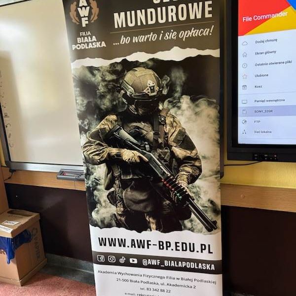 Maturzyści, studia i mundur (zdjęcie 3)