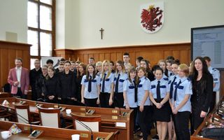 Lekcja inna niż wszystkie”  Dnia 9 kwietnia uczniowie klas I i II Zespołu Szkół Menedżerskich o prof