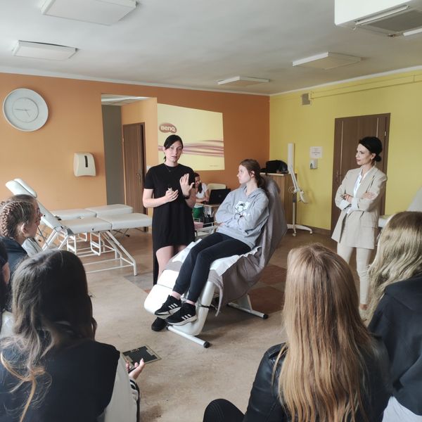 Dnia 13.06.22 na zaproszenie Akademickiego Centrum Medycznego Bydgoskiej Szkoły Wyższej, wybrana gru (zdjęcie 7)