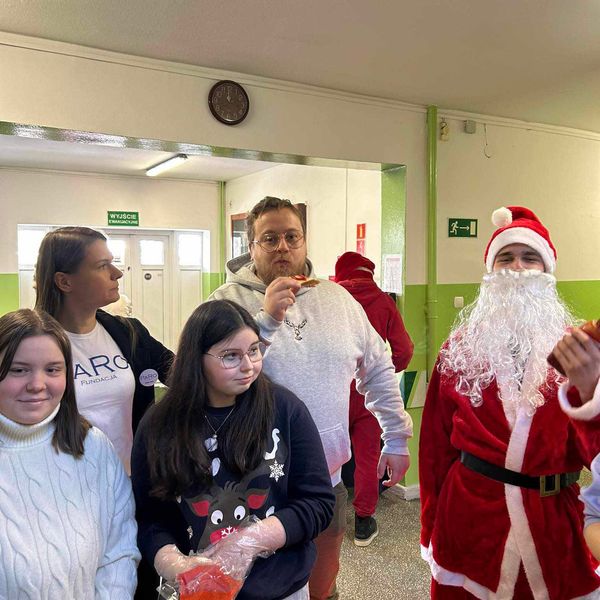 Charytatywne Mikołajki 2023 (zdjęcie 7)