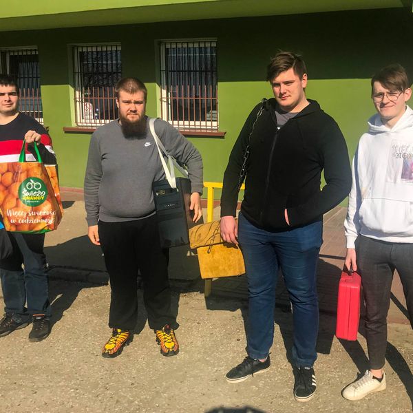 Dzień bez plecaków (zdjęcie 1)