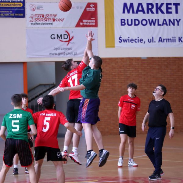 Fotorelacja z rozgrywek Licealiady, w których wzięli udział nasi uczniowie w minionym miesiącu 🏐🏀� (zdjęcie 6)