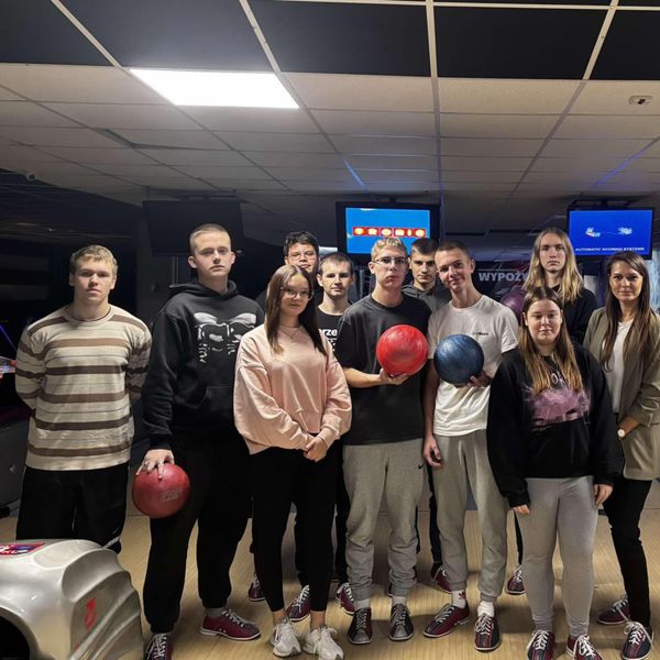 Integracja 3TIL podczas rozgrywek w kręgle. (zdjęcie 2)