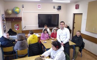 Pierwszy Dzień Wiosny w Menedżerze  Pierwszy Dzień Wiosny, znany wśród uczniów bardziej jako dzień w