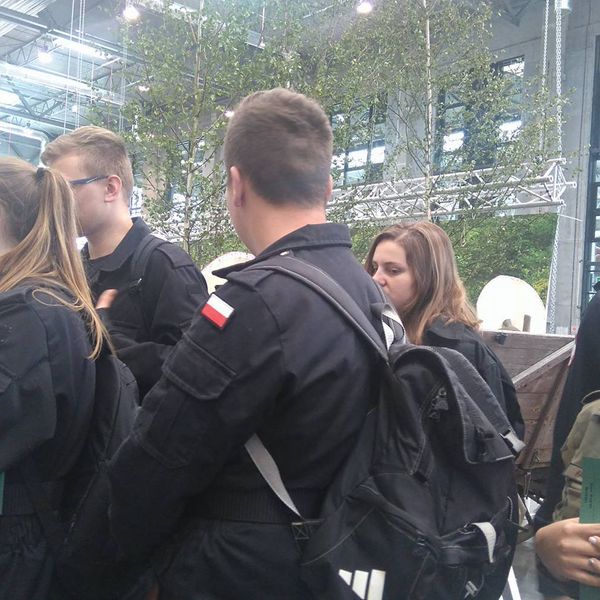 W dniu 2 czerwca 2017 roku uczniowie klas mundurowych wzięli udział w Targach Proobronnych "Pro Defe (zdjęcie 7)