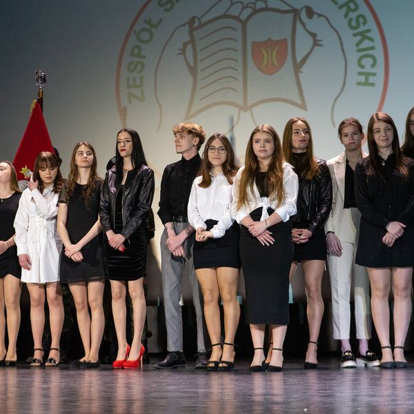 Zakończenie roku klas maturalnych (zdjęcie 2)