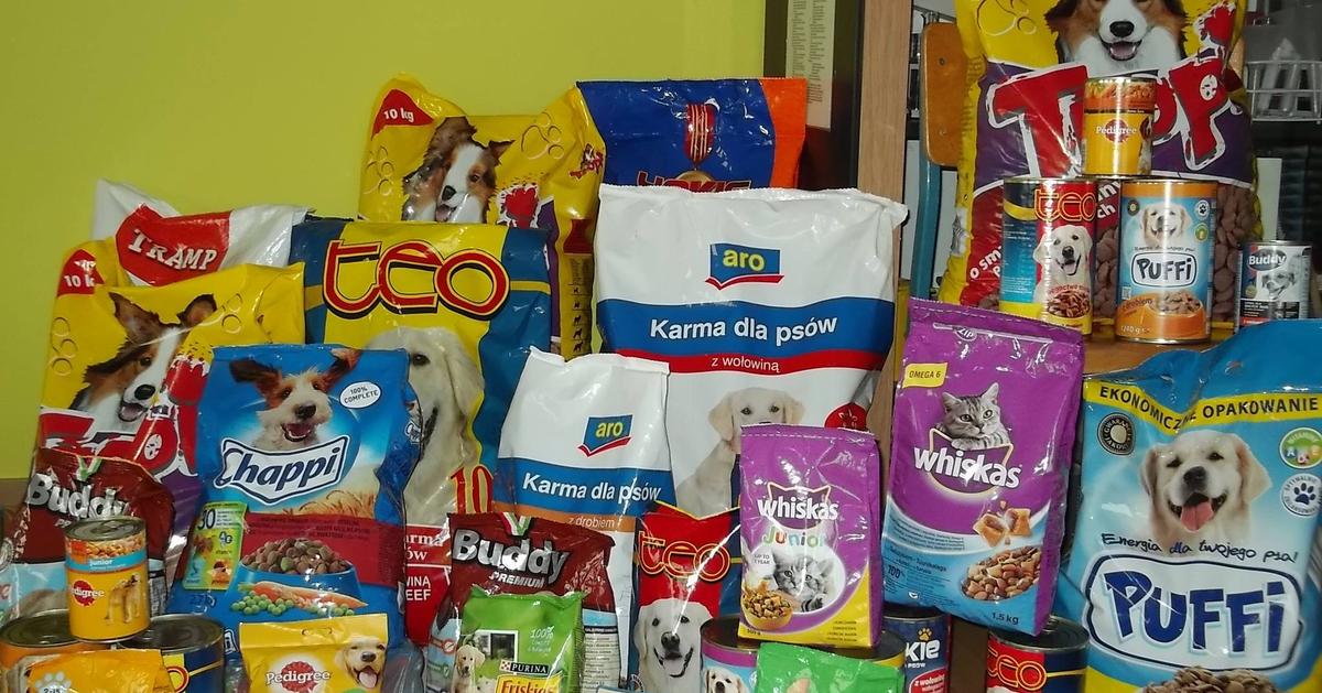 PRZEKAZALIŚMY KARMĘ ZBIERANĄ DLA SCHRONISKA