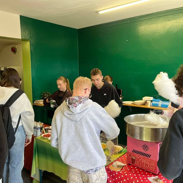 W naszej szkole zadziały się cuda!  😍😍😍 W godzinę zegarową nasi uczniowie zebrali 1607 zł + wpłat (zdjęcie 5)