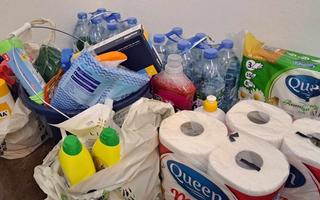 Jeden dzień, a już dary nie mieszczą się w miejscu zbiórki! Drodzy rodzice, uczniowie, jesteśmy wdzi