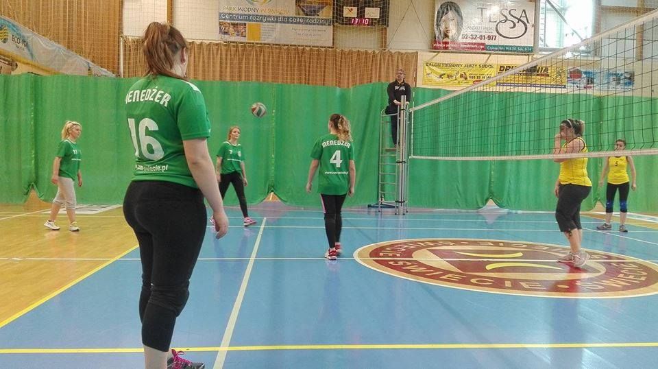 Udział naszej młodzieży w ,,Licealiadzie” – rozgrywkach w piłce siatkowej chłopców i dziewcząt – 21.