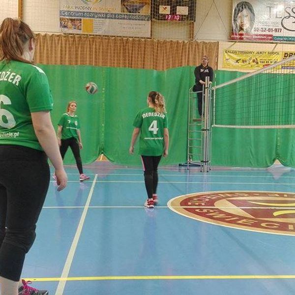 Udział naszej młodzieży w ,,Licealiadzie" - rozgrywkach w piłce siatkowej chłopców i dziewcząt - 21.