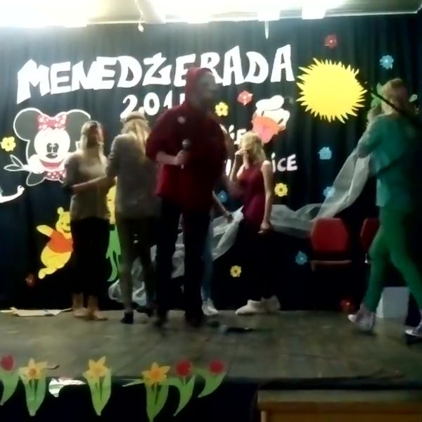 Klatka z filmu 2 — Menedżerada 2015 - występ klasy III LOA