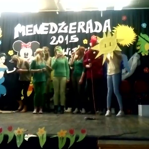 Klatka z filmu 4 — Menedżerada 2015 - występ klasy III LOA