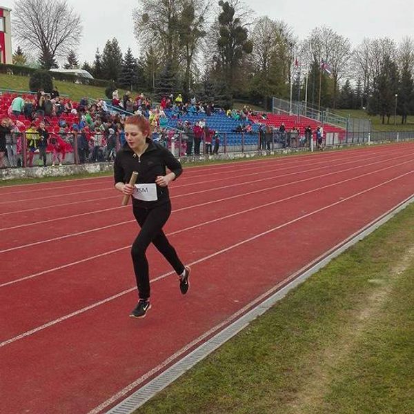 Sztafety naszych dziewcząt i chłopców :-) (zdjęcie 2)