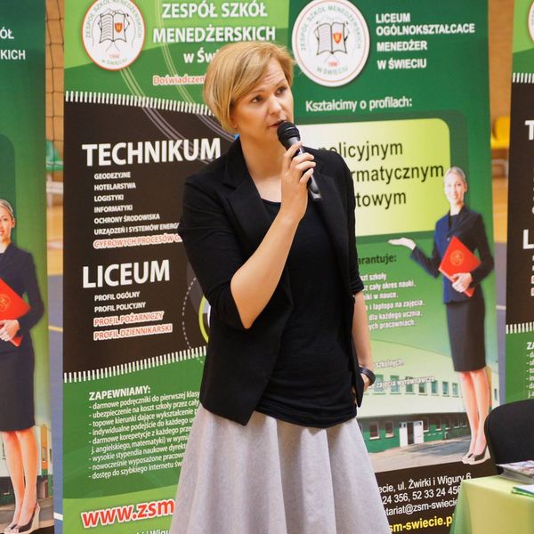 Dzień Sportu i Zdrowia w Zespole Szkół Menedżerskich w Świeciu ,,Olimpiada zdrowia” – biegi, rzut do (zdjęcie 9)