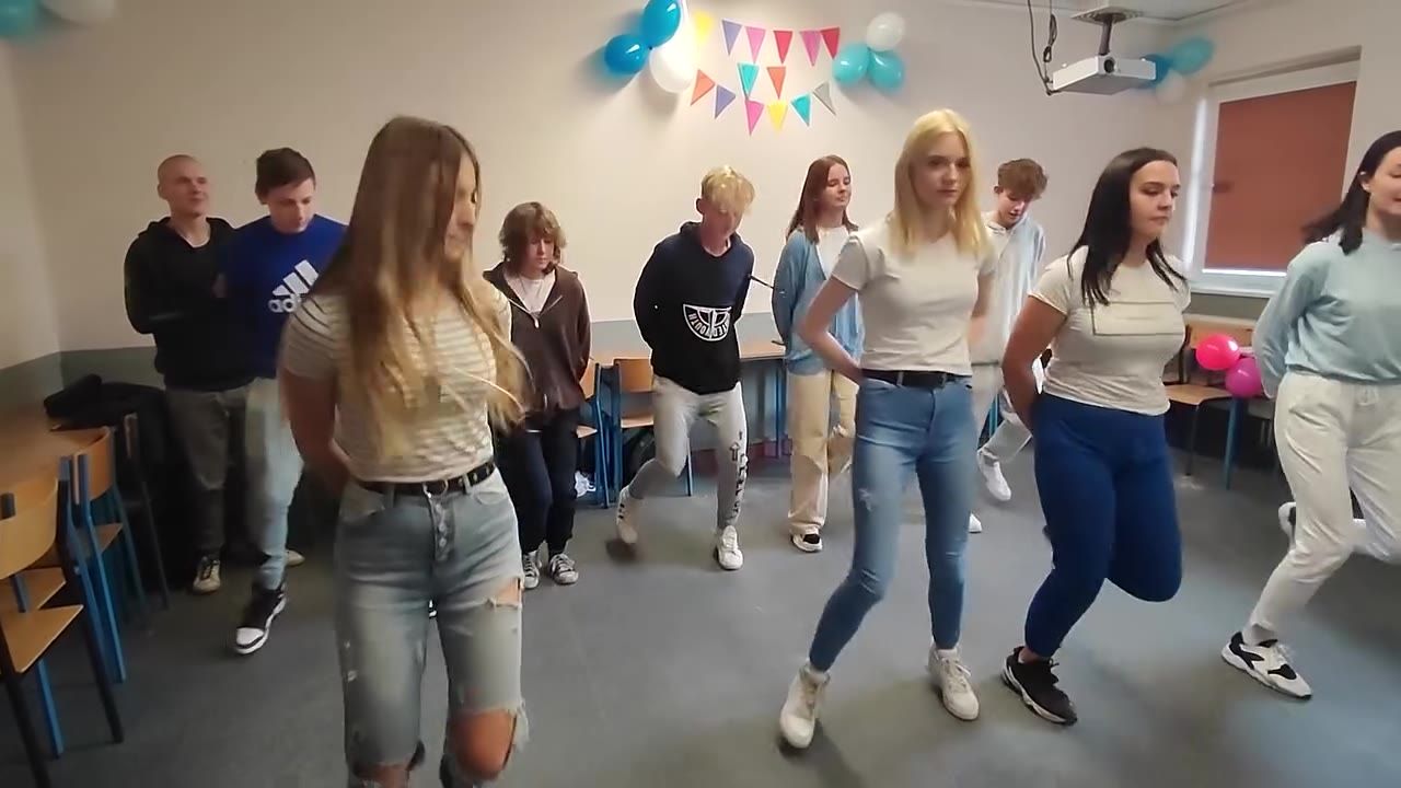 Klatka z filmu 17 — Wpis z Facebooka 2022-10-18