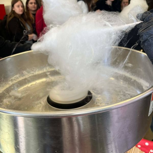 W naszej szkole zadziały się cuda!  😍😍😍 W godzinę zegarową nasi uczniowie zebrali 1607 zł + wpłat (zdjęcie 3)