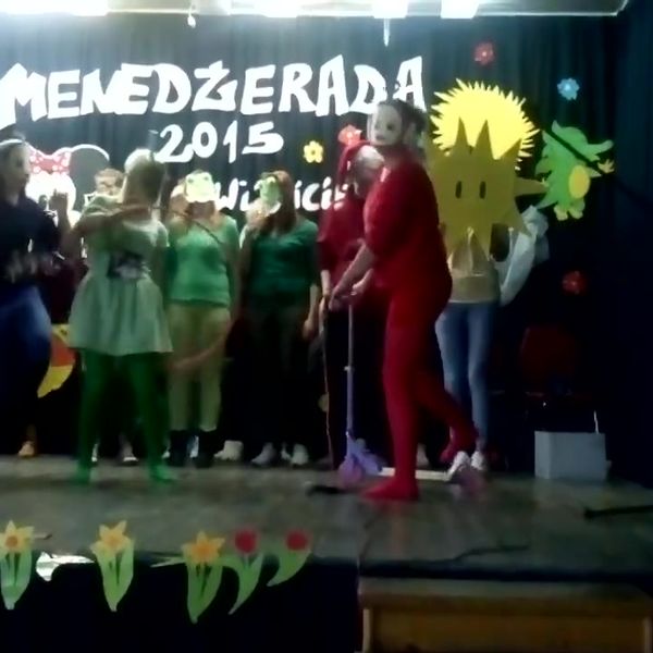 Klatka z filmu 5 — Menedżerada 2015 - występ klasy III LOA