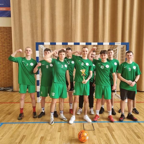 W dniu dzisiejszym uczniowie naszej szkoły wzięli udział w turnieju promującym zawód policjanta, org