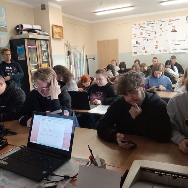 Do konkursu z Wiedzy o Zarządzaniu i Ekonomii organizowanego przez Uniwersytet Morski w Gdyni przyst