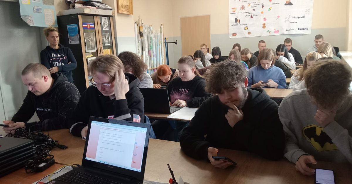 Do konkursu z Wiedzy o Zarządzaniu i Ekonomii organizowanego przez Uniwersytet Morski w Gdyni przyst