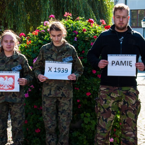 Uroczystość na Małym Rynku (zdjęcie 2)