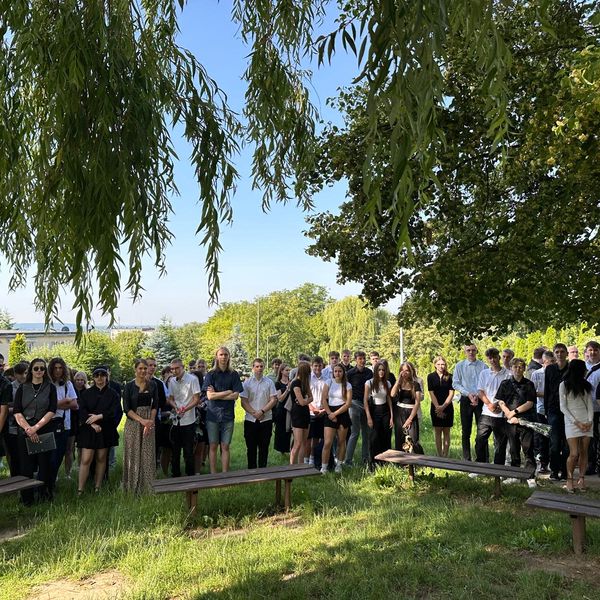 Czerwca 2024 r - uroczyste zakończenie roku szkolnego w Menedżerze (zdjęcie 5)