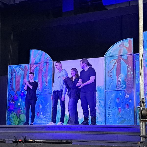 W czwartek 12.09.2024 społeczność ZSM przyjęła zaproszenie na spektakl "Serce z Internetu" Poznański (zdjęcie 4)