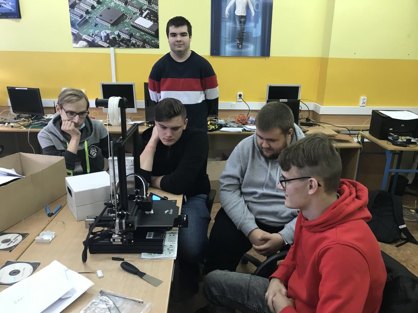 Lekcja informatyki 3TI – zajęcia z wykorzystaniem drukarki 3D (zdjęcie 1)