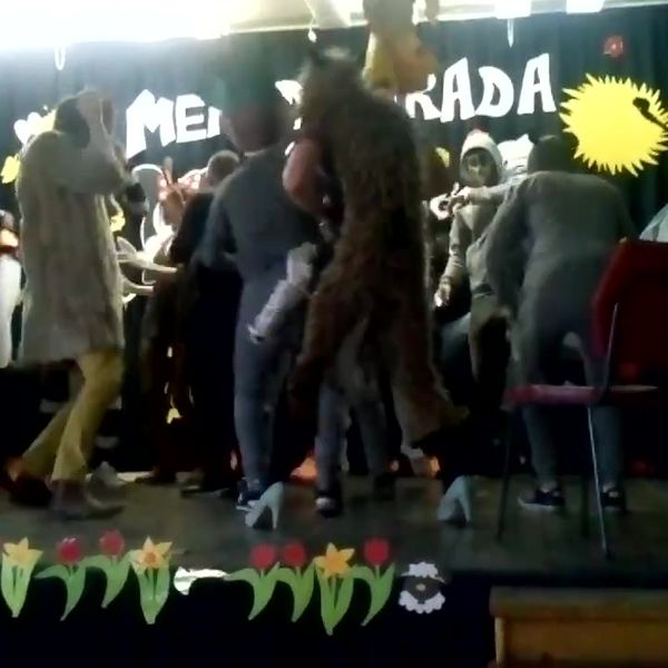 Klatka z filmu 6 — Menedżerada - występ klasy IV AMiejsce: Zespół Szkół Menedże