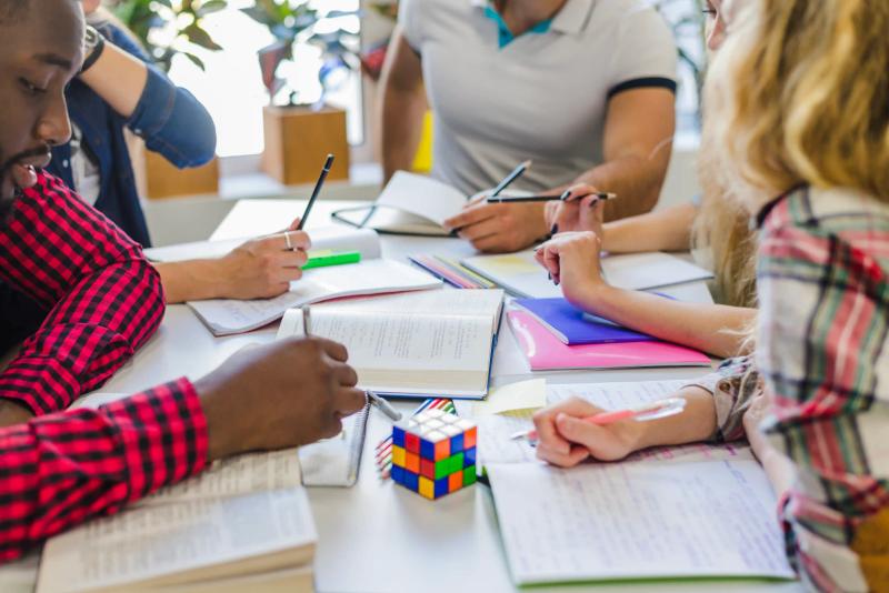 Turbinando seu negócio: descubra os benefícios da aprendizagem colaborativa para vender seus cursos online