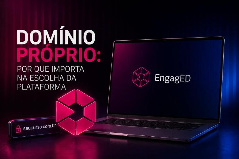 Domínio próprio para plataforma de cursos online, com seucurso.com.br e identidade EngagED em notebook nas cores magenta e azul