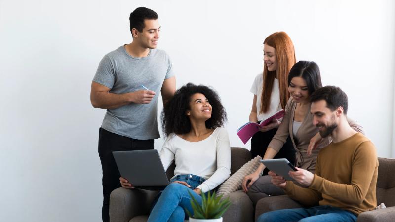 Conectando-se virtualmente: A importância da interação social no ensino a distância