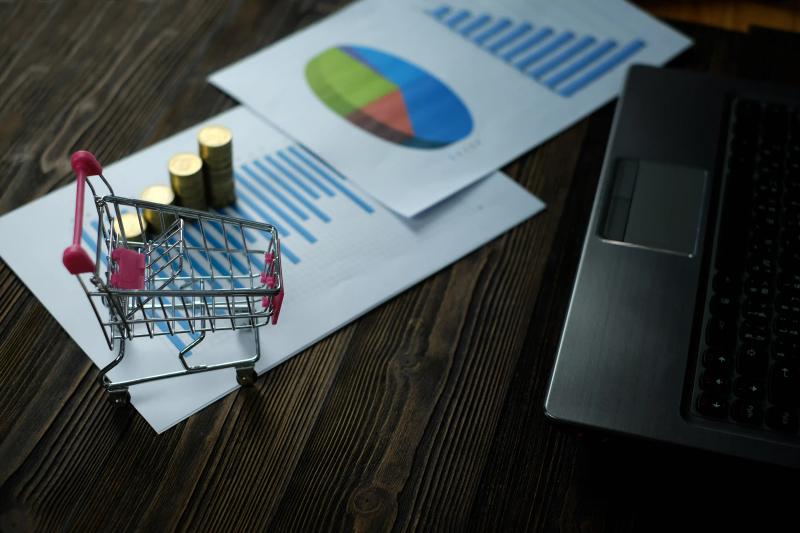 Passo a passo descomplicado: como realizar uma pesquisa de mercado antes de lançar seu curso online