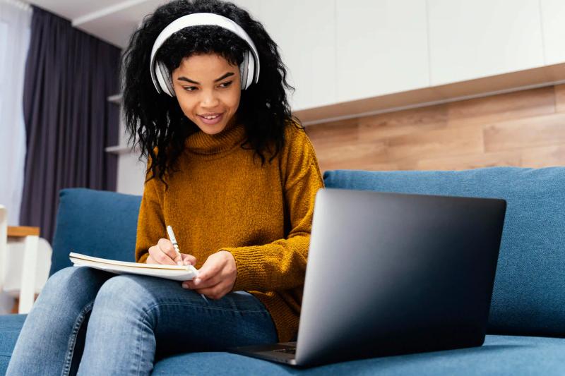 Aprenda como harmonizar teoria e prática na criação do seu curso online