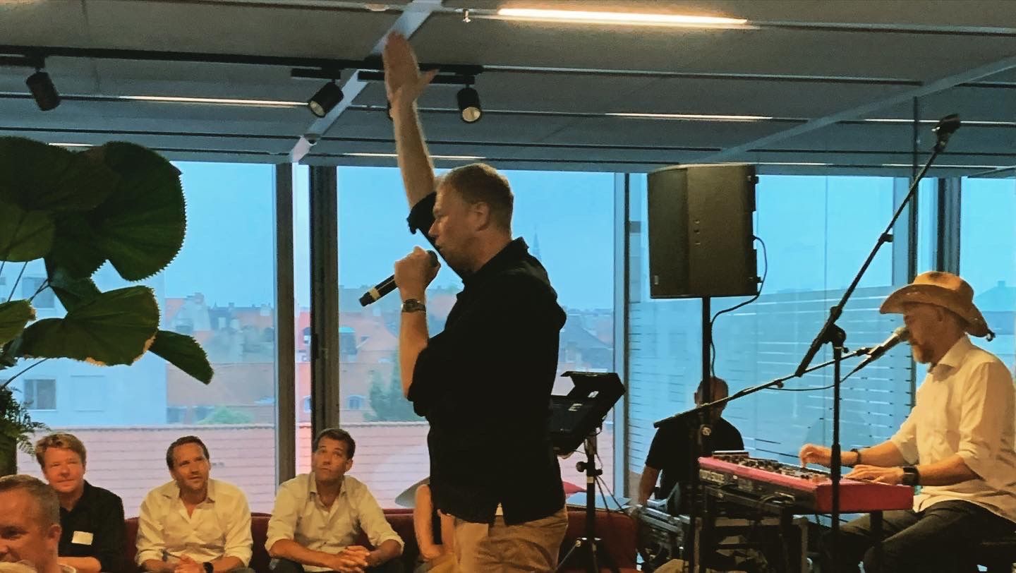Firmaunderholdning med Christian Degn og Søren Spillemand