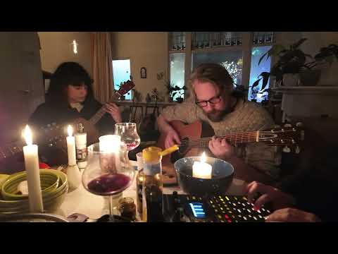 HOLYOKE-Holy Okay (live)