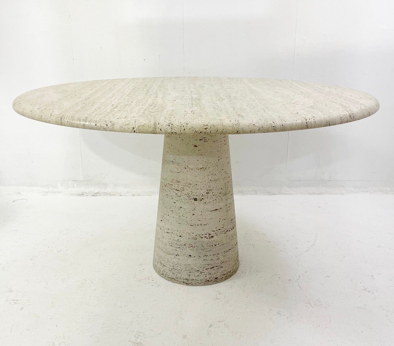 mid-century-round-travertine-dining-table-in-style-of-angelo-mangiarotti-italy-1970s-6298654-en-max.jpg