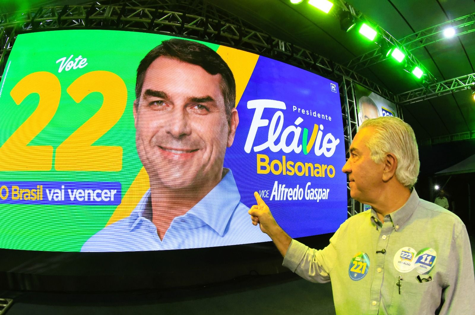 Reinaldo pede união de todos para mudar, pelo voto, a direção do país