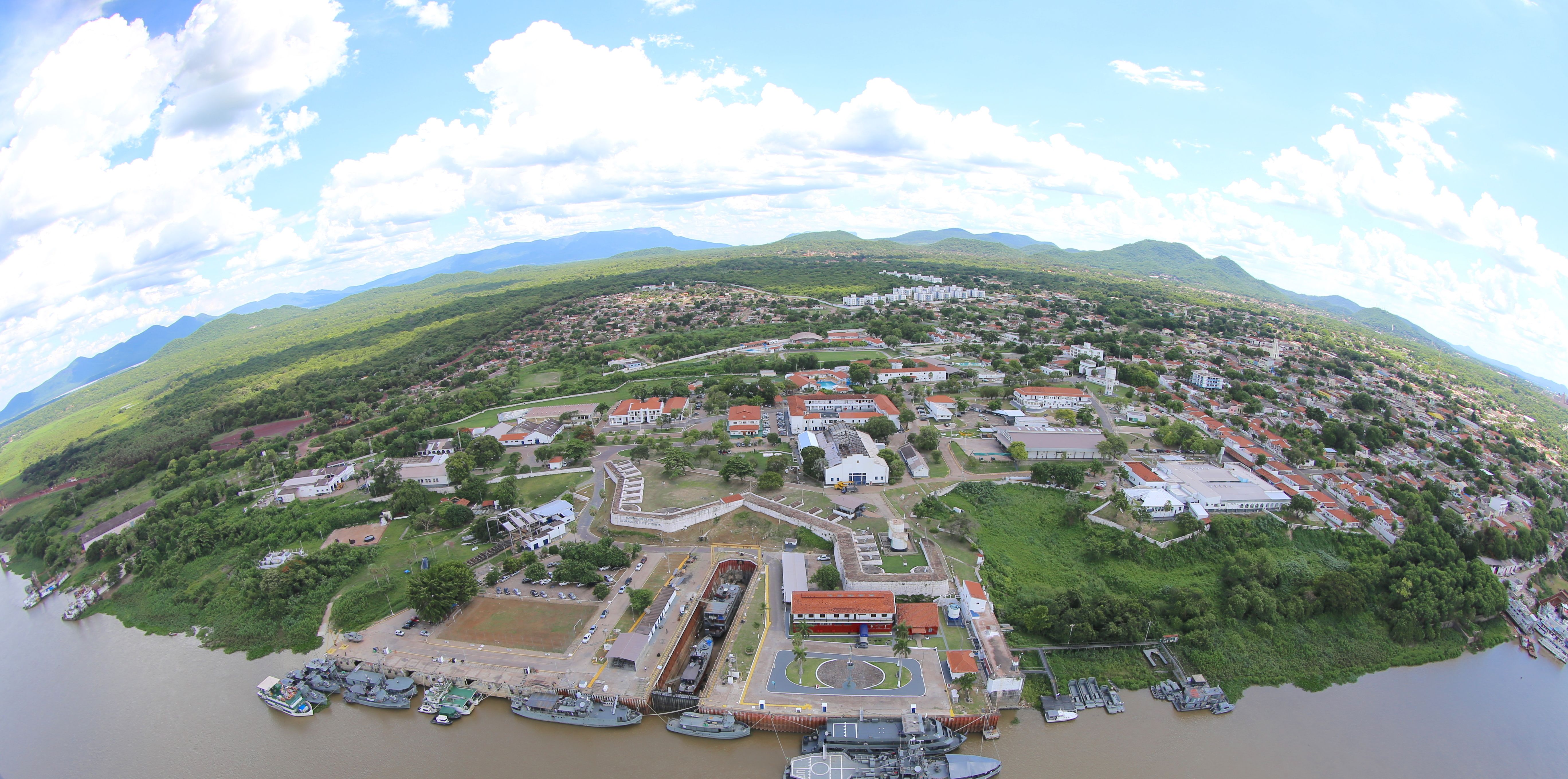 Ladário celebra 248 anos com obras de infraestrutura, moradia e esporte entregues por Reinaldo