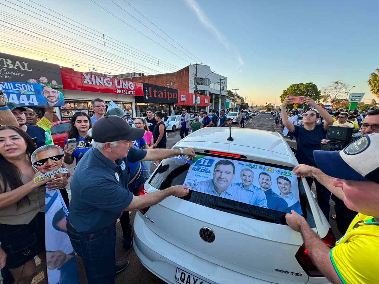 Reinaldo é recebido em clima de festa em Maracaju, onde iniciou vida pública